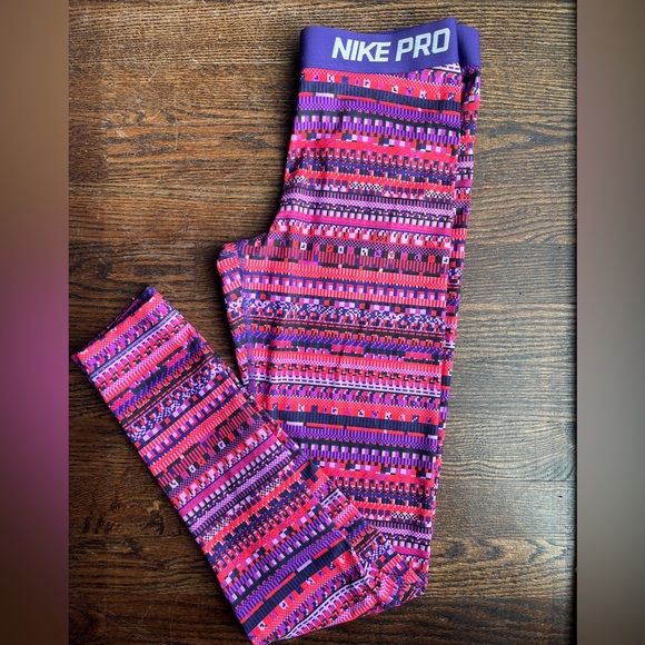 Women’s Nike Size Medium long pant pair - Picture 2 of 7